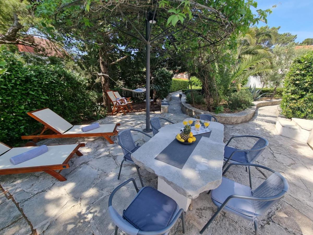 Villa Ilaria Bol Exteriér fotografie