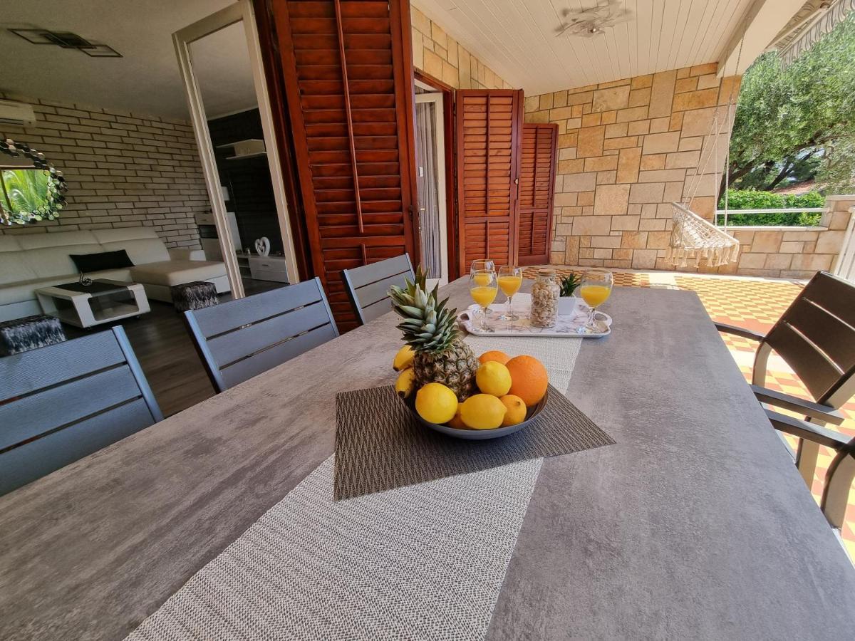 Villa Ilaria Bol Exteriér fotografie